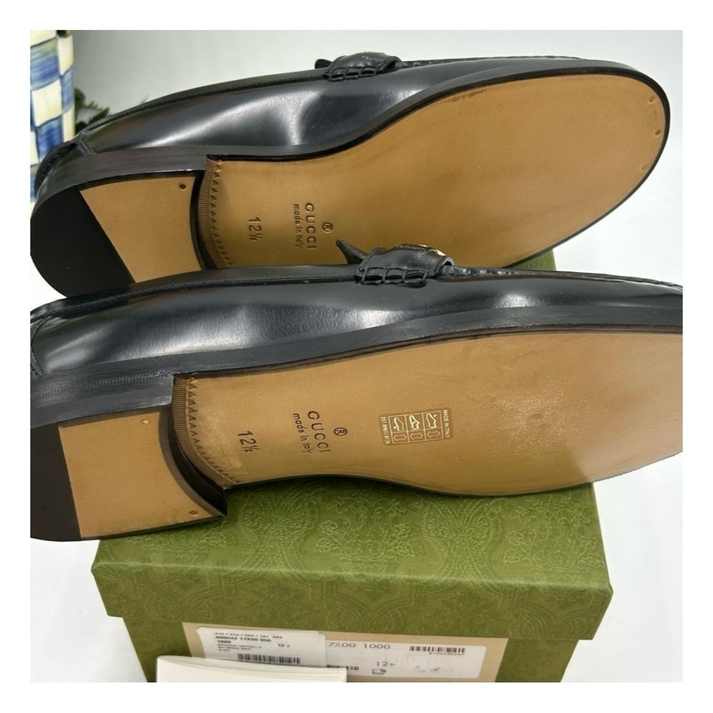 Gucci gold logo embellished leather loafers size 12.5 made in
Italy - Picture 3 of 8